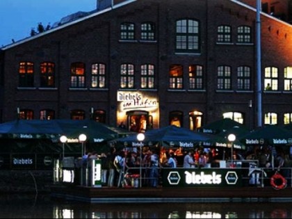 Photo: Diebels im Hafen